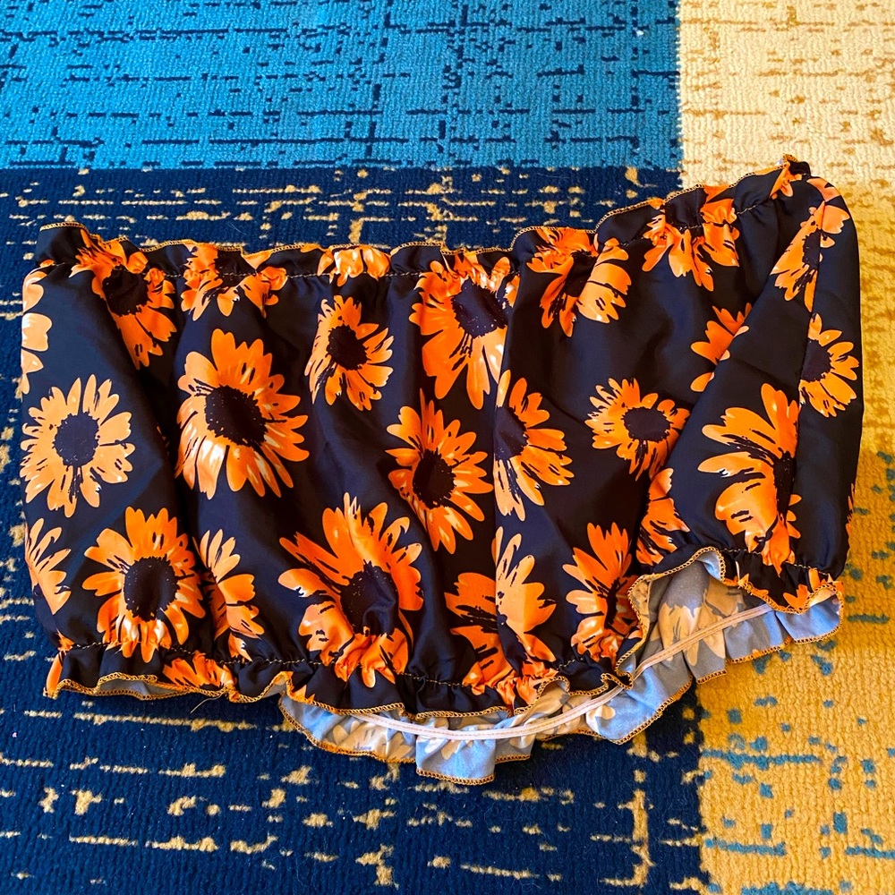 Oversized sunflower bandeau top!